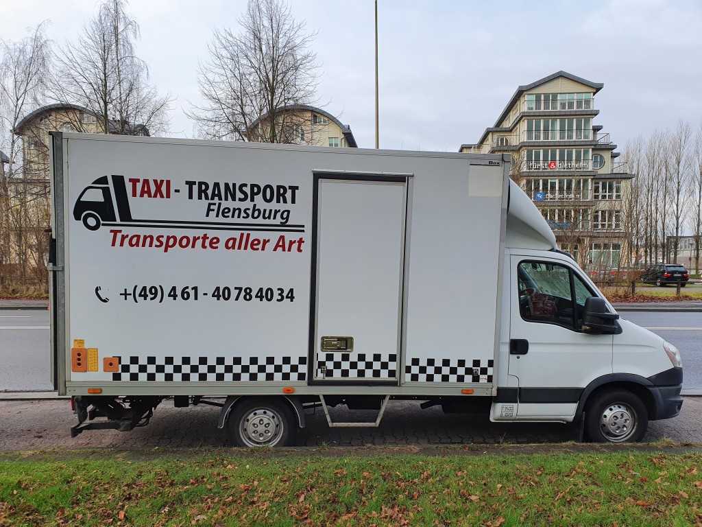 LKW vom Umzugsunternehmen Taxi Transport in Flensburg